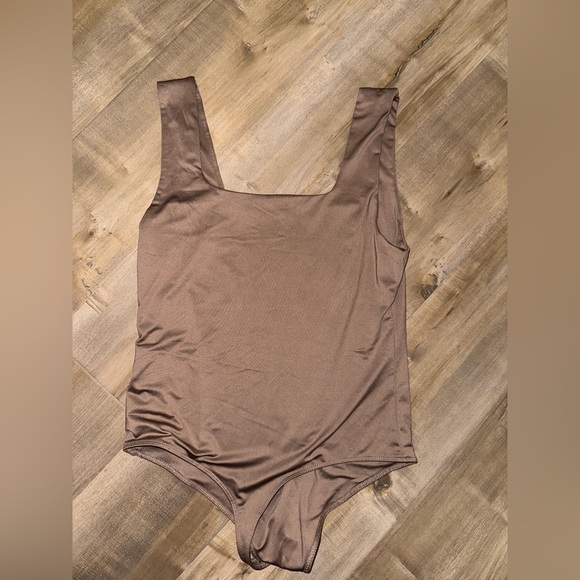 The Workshop Square Neck Bodysuit - Picture 3 of 5